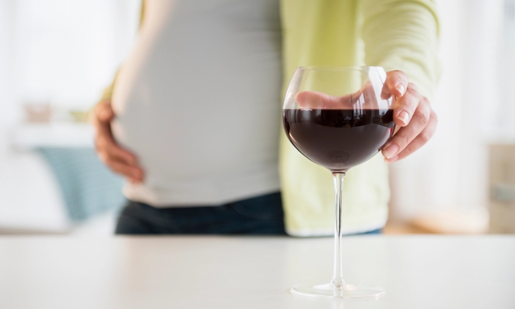 عوارض مصرف الکل در دوران بارداری