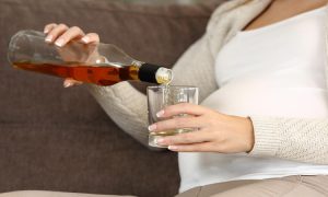 عوارض مصرف الکل در دوران بارداری برای مادر